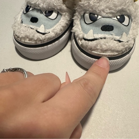 Vans Classic Slip On- Abominable Snowman Kid's 2.5 white sneakers - Picture 6 of 8